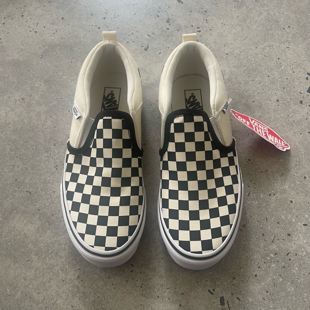 💫NWT💫 KIDS Asher slip on Checkerboard Vans size 4